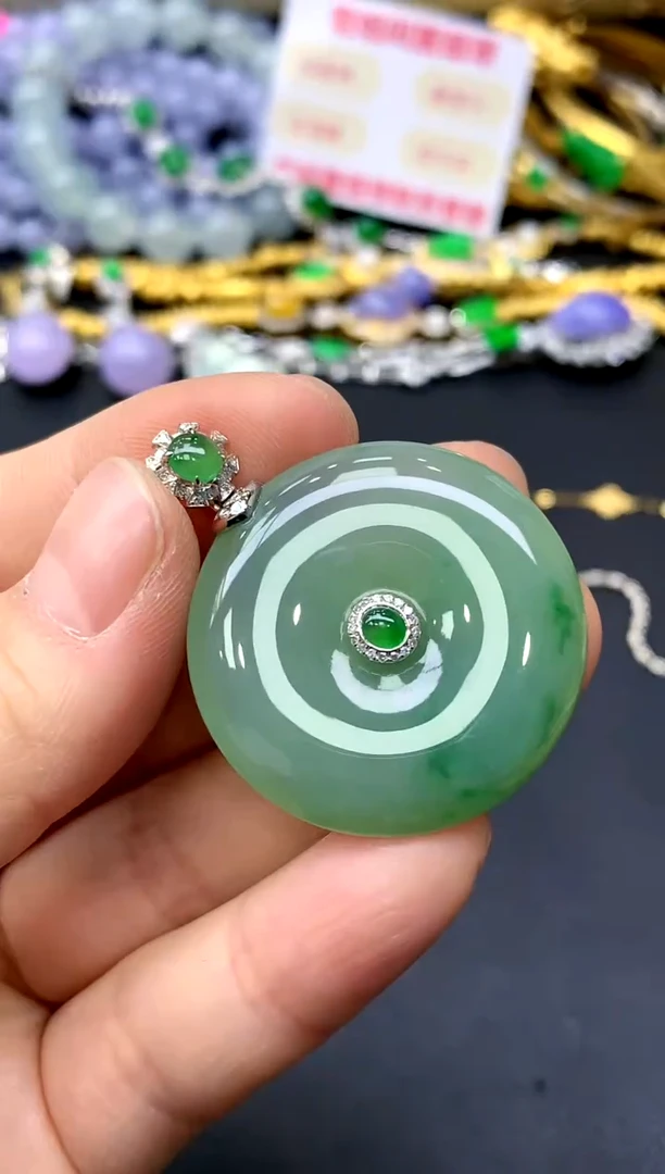 颈饰18K金镶嵌翡翠76-中国好珍宝