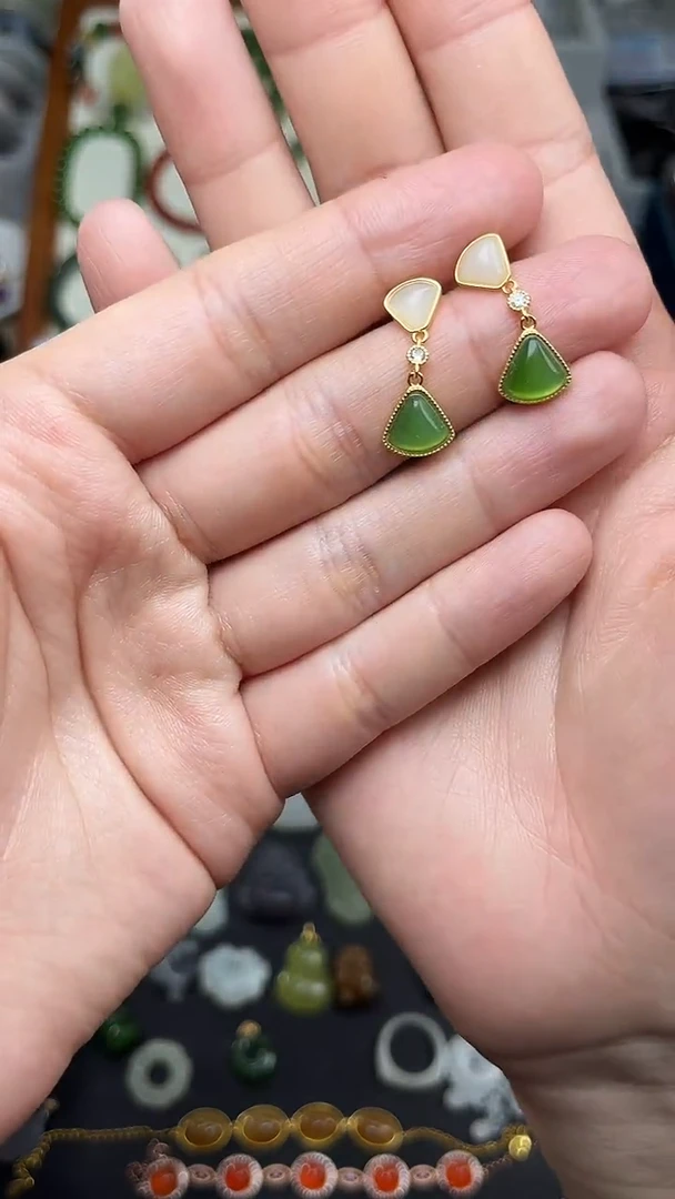 银S925镶嵌和田玉耳饰小裙子耳钉06