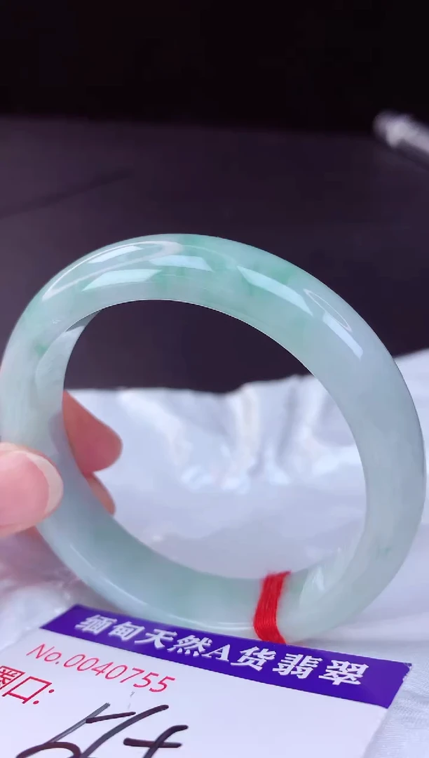 翡翠手镯未镶嵌56+             