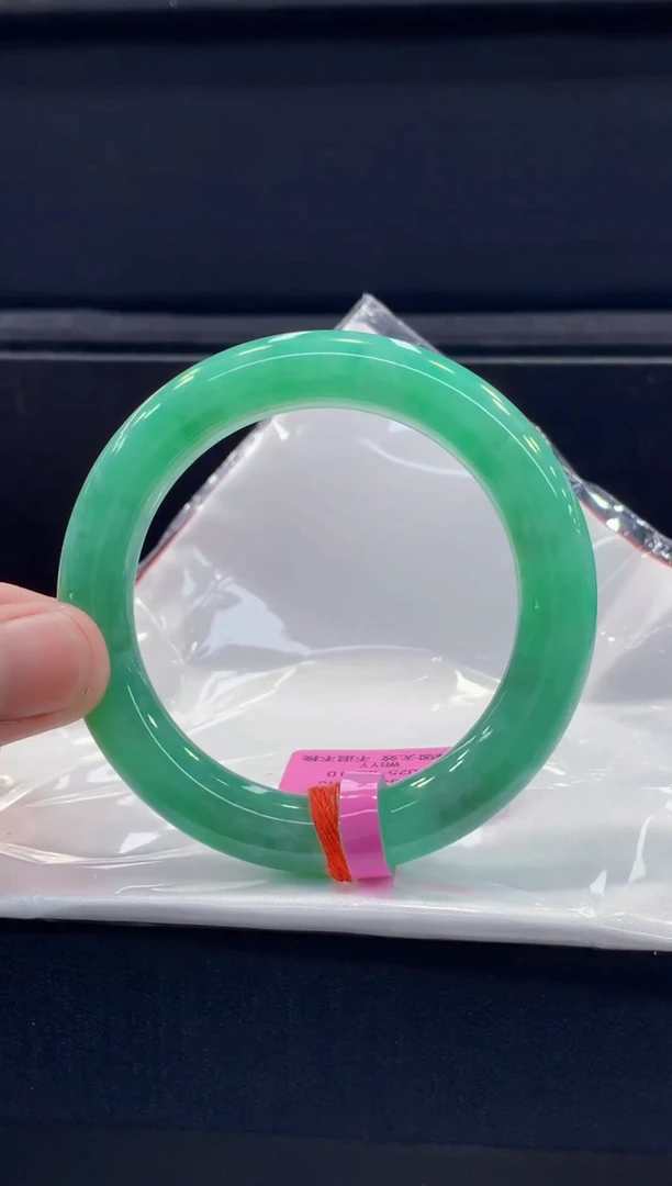 未镶嵌手镯翡翠翡翠手镯