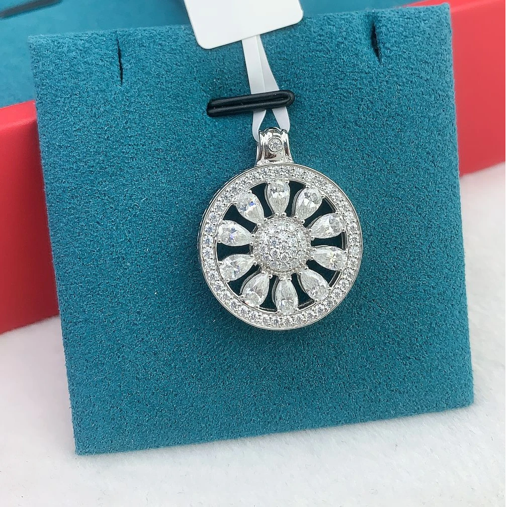 铂金镶嵌八宝罗盘吊坠