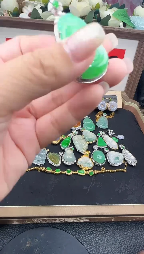 吊坠(不含链)18K金镶嵌翡翠勿拍