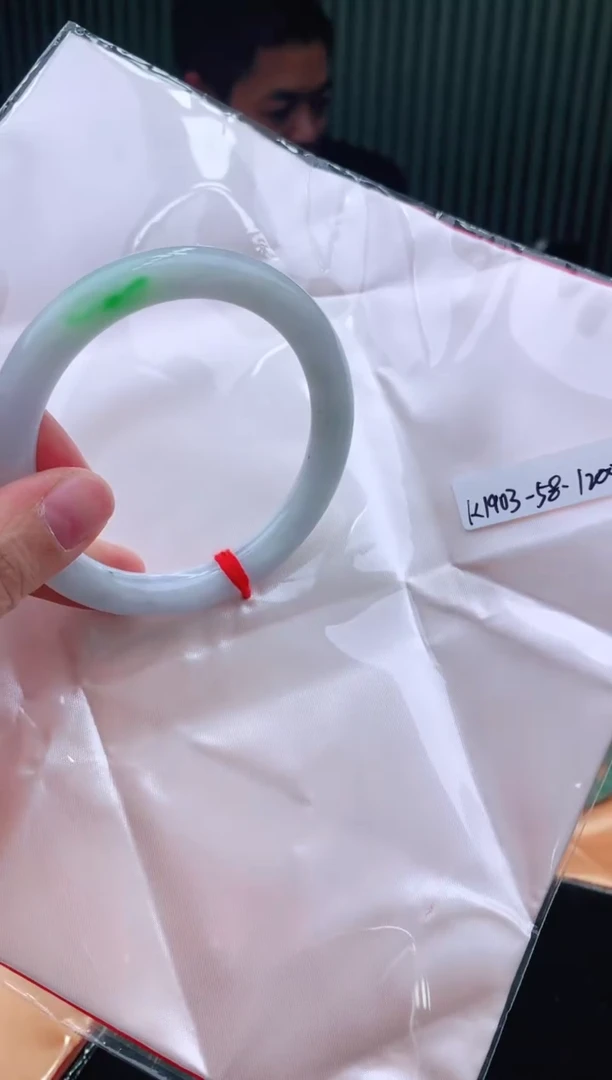 未镶嵌手镯翡翠58+