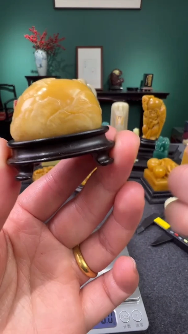 【闪购商品】田黄石金包银薄意雕