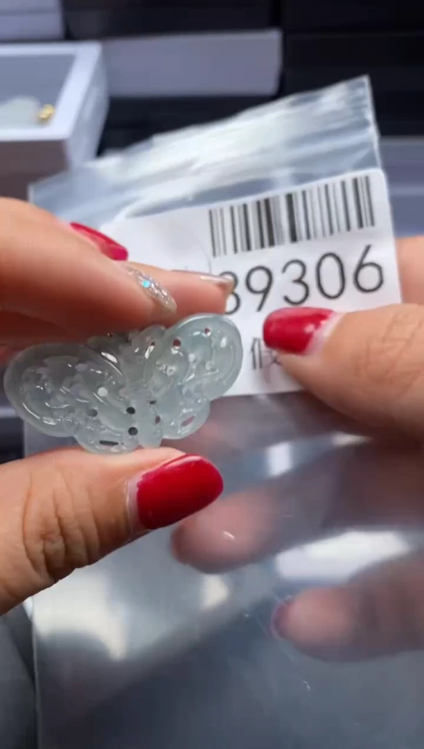 【闪购商品】翡翠未镶嵌吊坠(不含链)39306