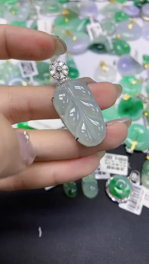 颈饰未镶嵌翡翠天然缅甸翡翠A货百元以上9元证书费自理