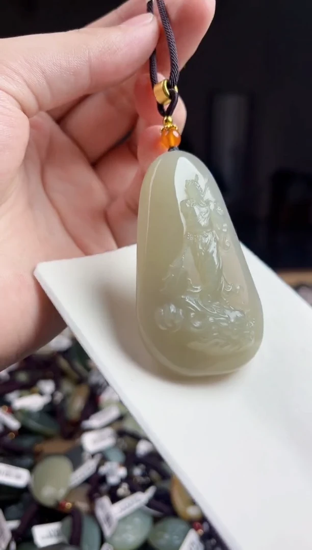 颈饰未镶嵌和田玉1