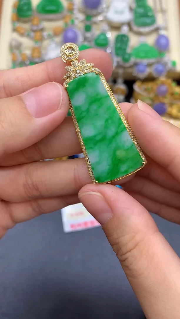 颈饰18K金镶嵌翡翠95-中国好珍宝