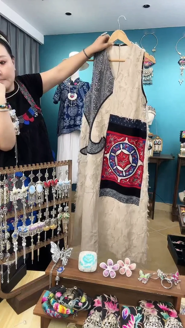 刺绣纯手工民族风刺绣连衣裙