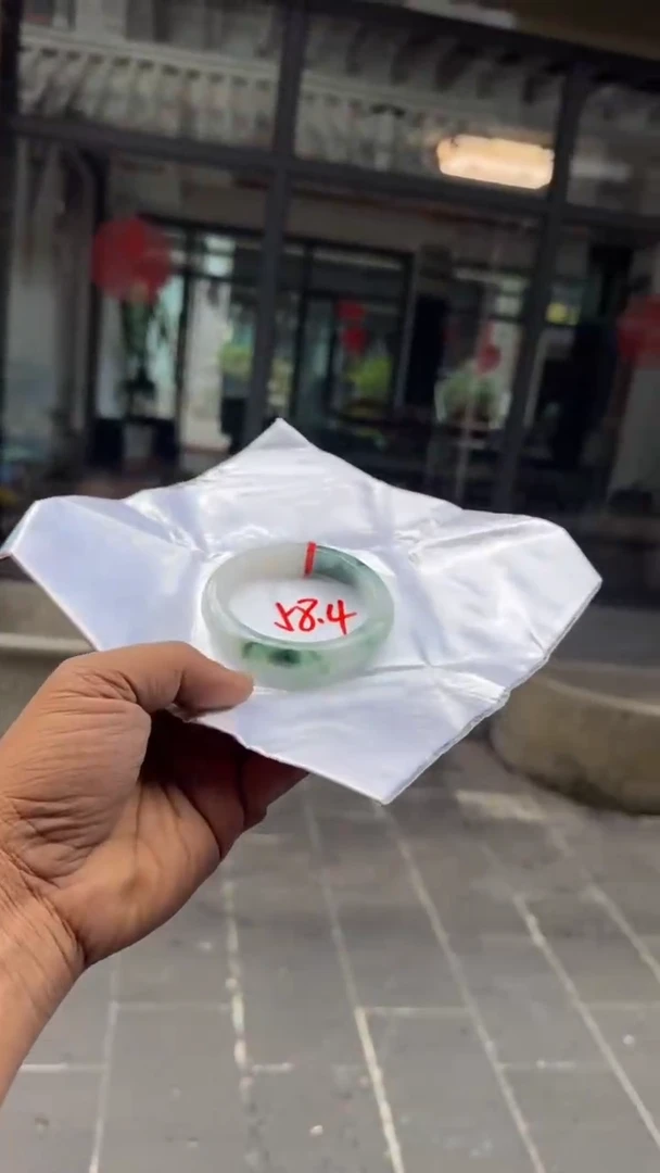 未镶嵌手镯翡翠手镯