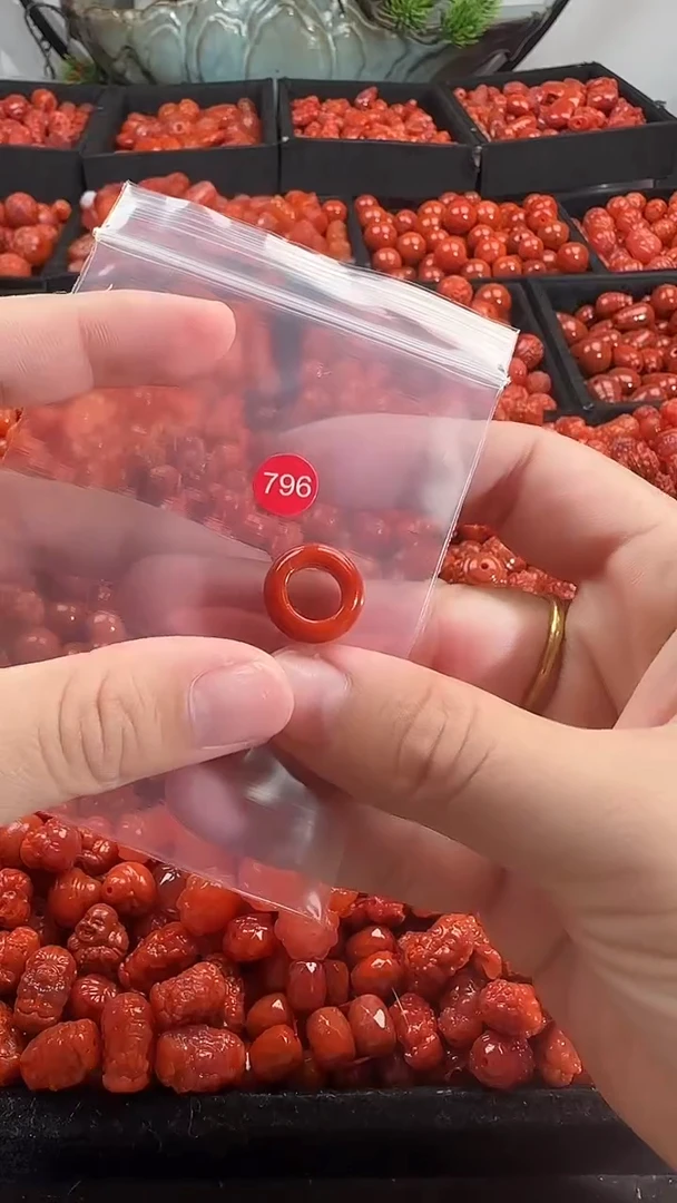 颈饰未镶嵌南红玛瑙1