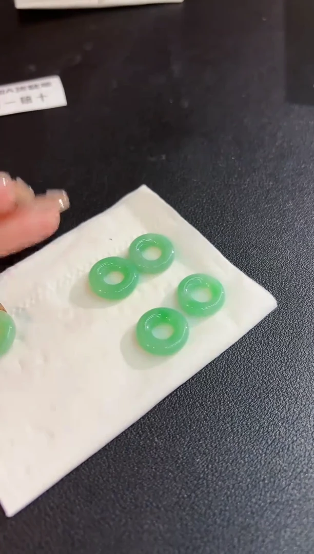 翡翠未镶嵌耳饰16含小耳包/多样性发货/一对