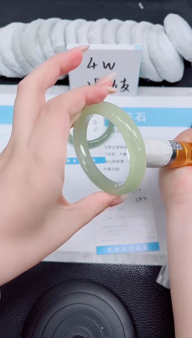 未镶嵌手镯石英质玉212-58.4