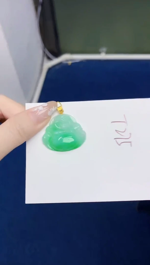 翡翠18K金镶嵌颈饰天然缅甸翡翠A货