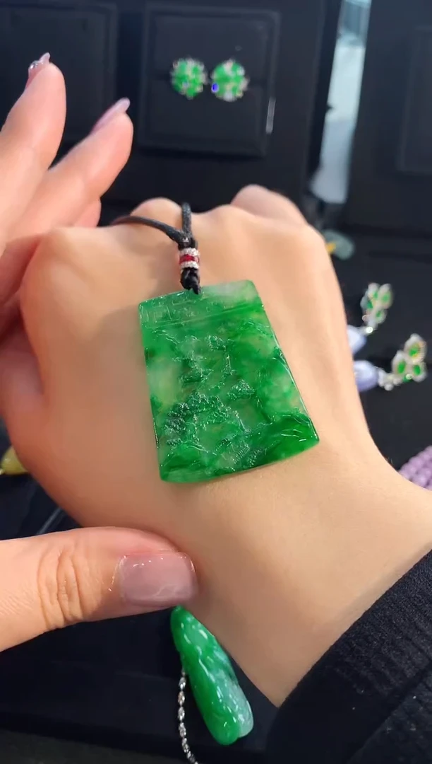 【闪购商品】翡翠颈饰未镶嵌吊坠