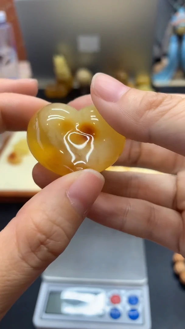 未镶嵌琥珀珠宝奇石2544