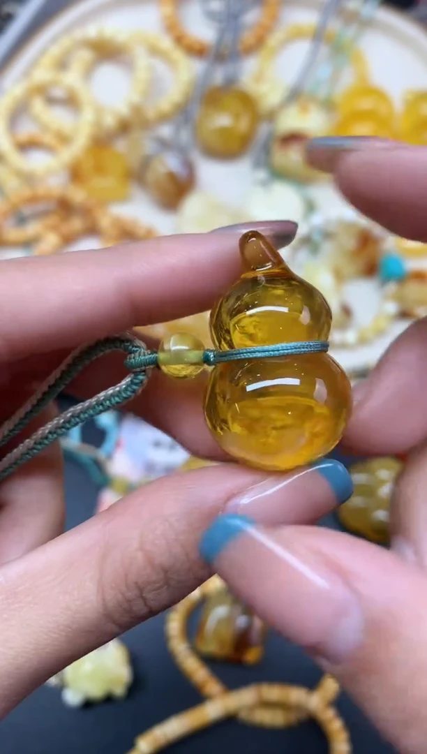 【闪购商品】蜜蜡裸石未镶嵌吊坠A63|1380