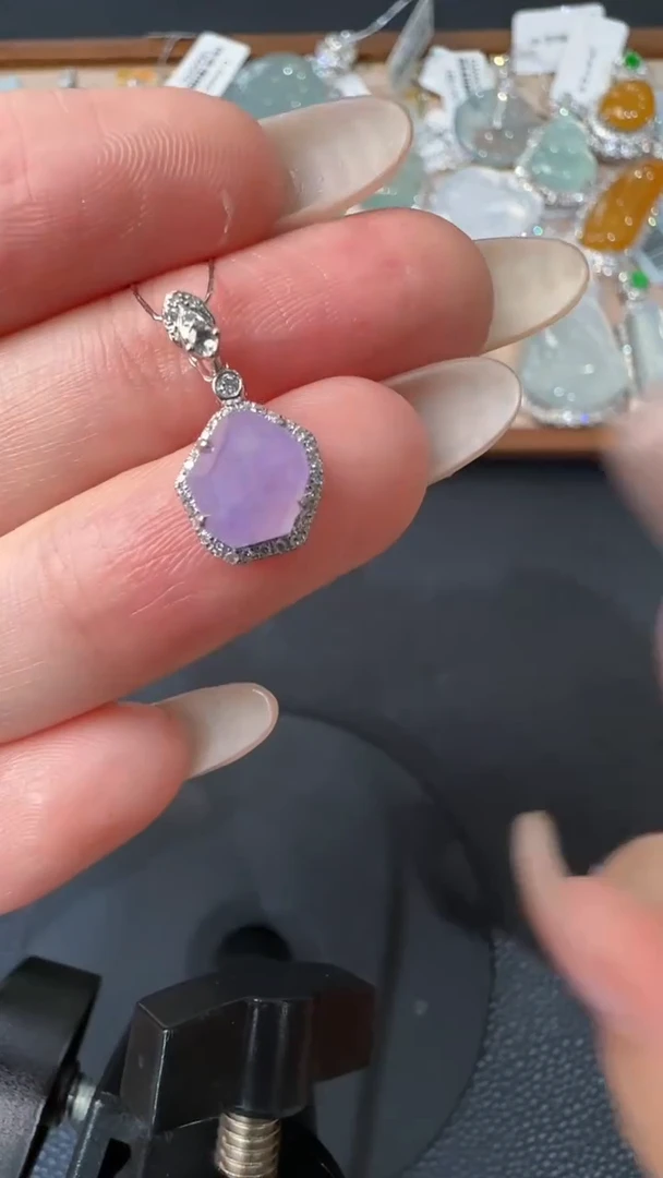 【闪购商品】翡翠吊坠(不含链)18K金镶嵌6