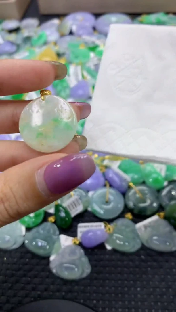 颈饰未镶嵌翡翠天然缅甸翡翠A货