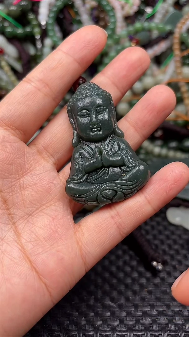 和田玉未镶嵌颈饰1