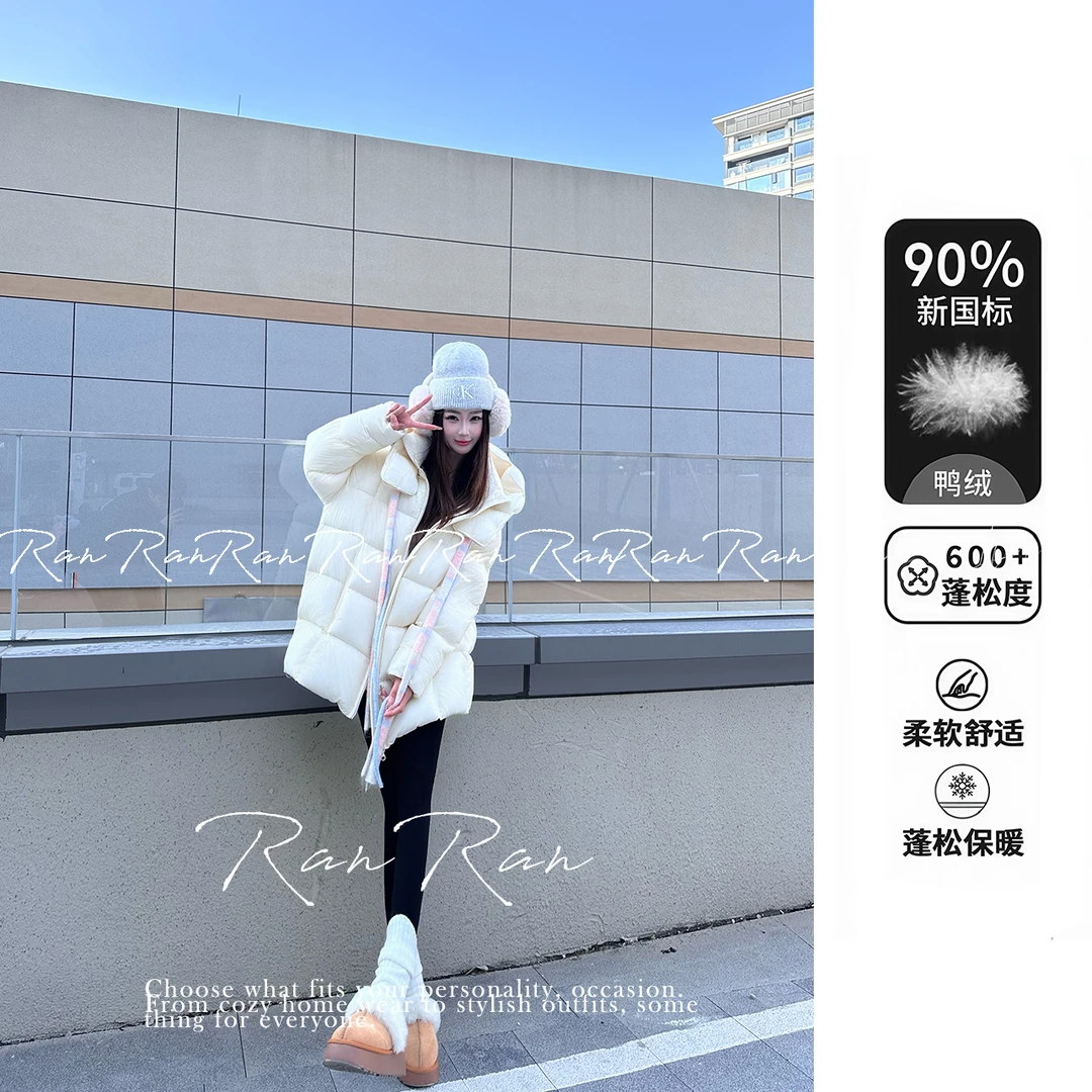 JOANOF2025冬季新款白鸭绒保暖时尚连帽羽绒服738