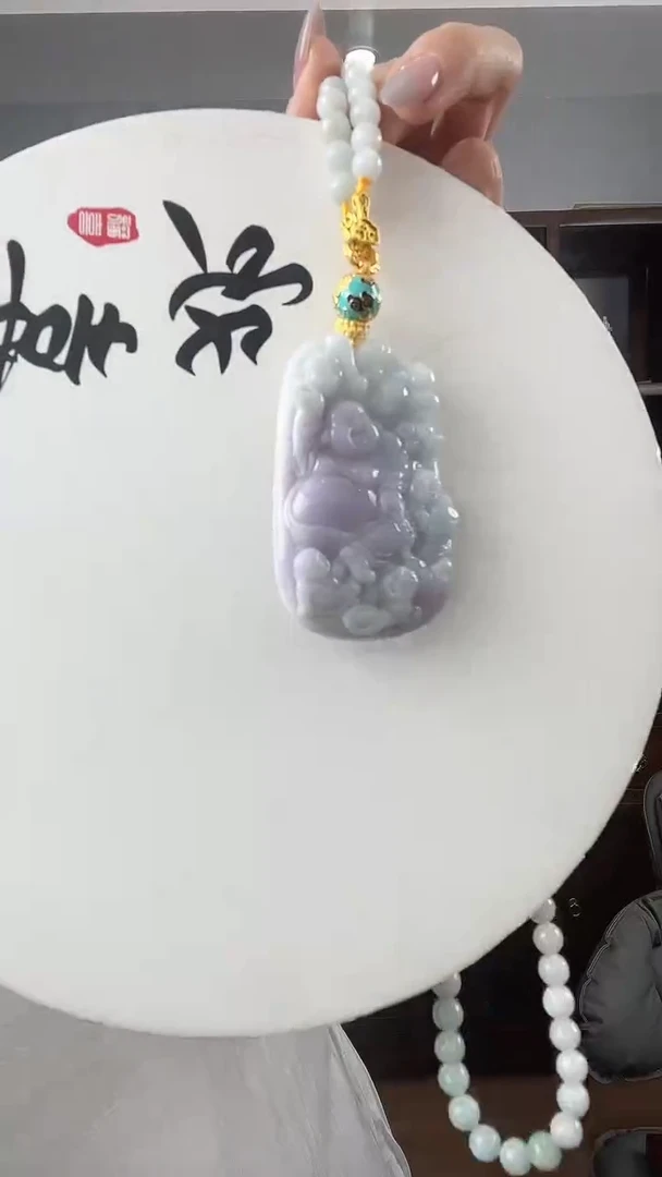 翡翠未镶嵌颈饰佛公