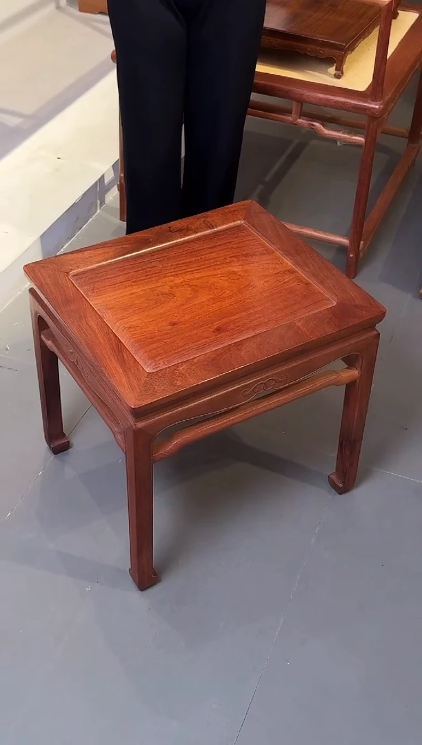 花梨木类家具用****4缅甸花梨 方凳一件