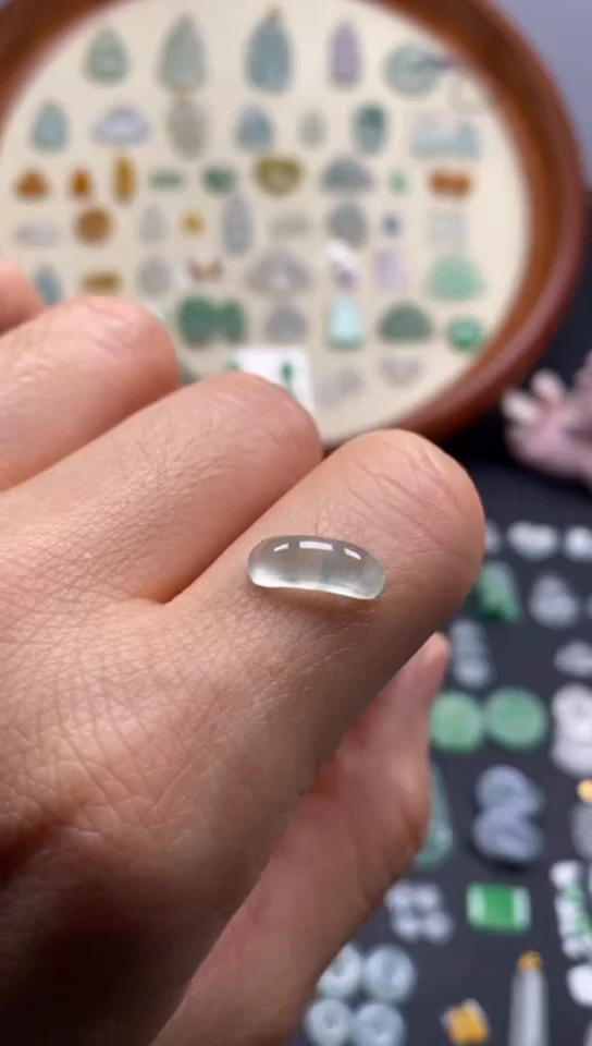 翡翠未镶嵌颈饰冰马安/芬