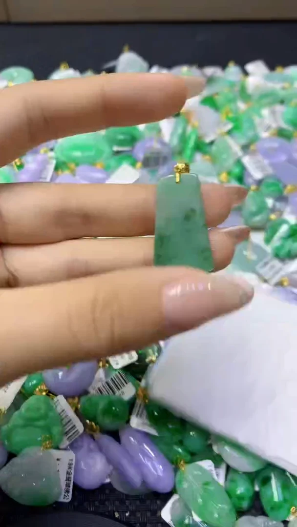 颈饰未镶嵌翡翠天然缅甸翡翠A货