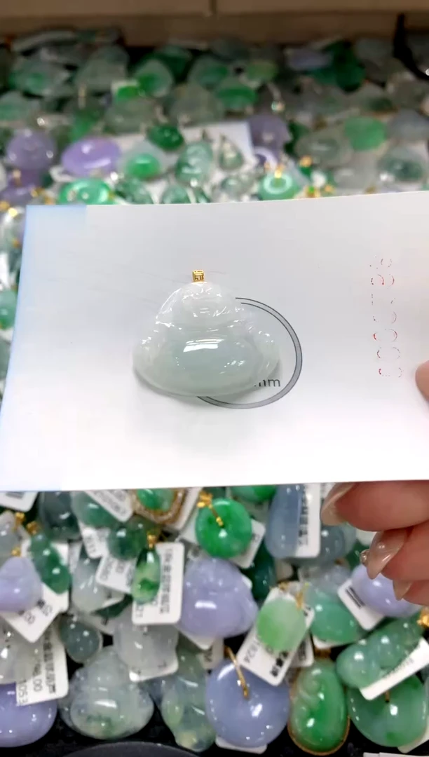 颈饰18K金镶嵌翡翠1111111111111111