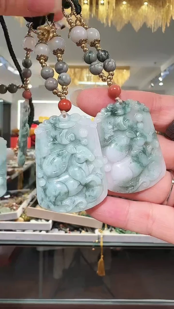 颈饰未镶嵌翡翠吊坠