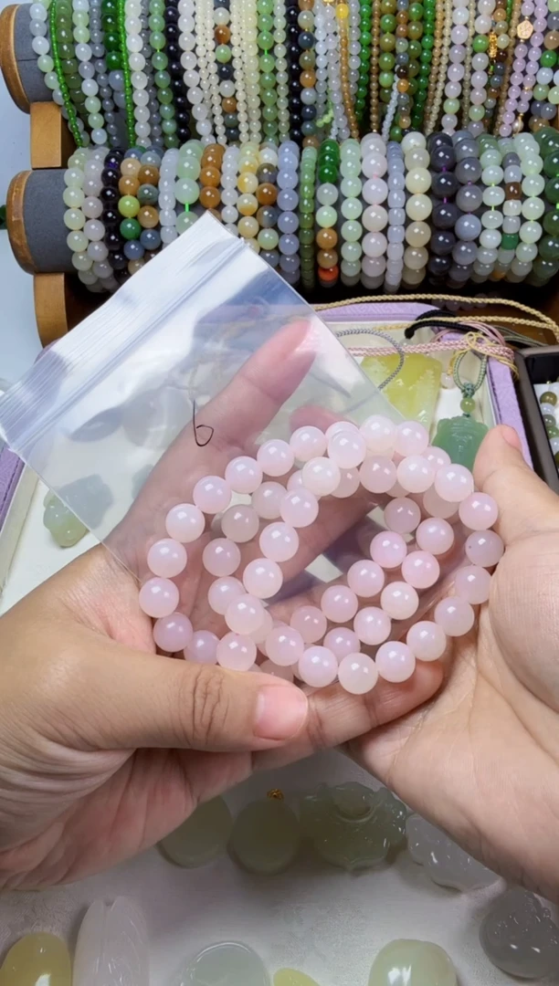 手串未镶嵌和田玉手串多样性发其一