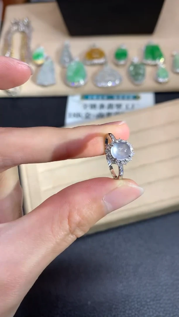 【闪购商品】翡翠戒指18K金镶嵌蛋面【无服务费】