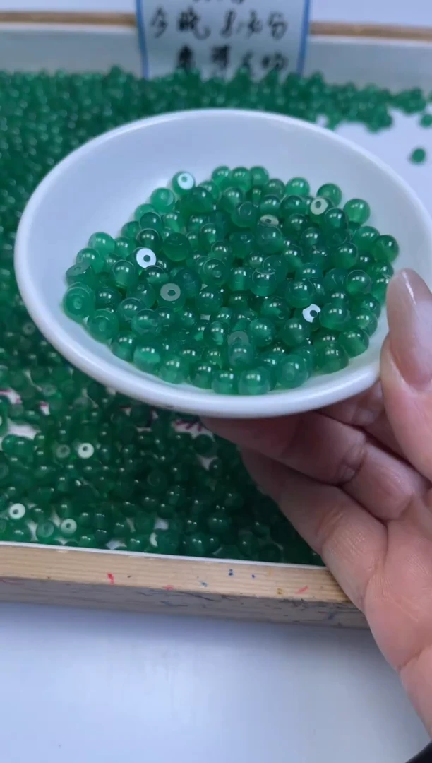 未镶嵌散珠玛瑙/玉髓D487 冰阳绿玛瑙苹果珠5*6mm40颗15元