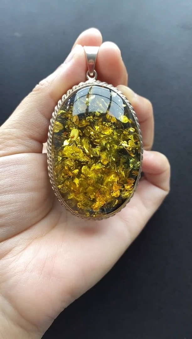 裸石琥珀未镶嵌吊坠