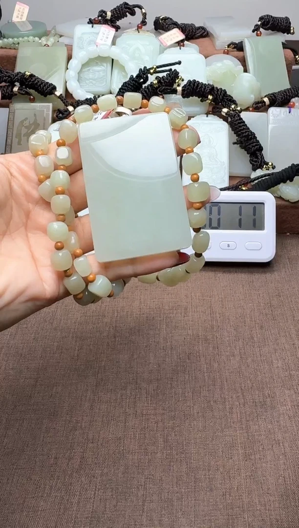 颈饰未镶嵌和田玉1