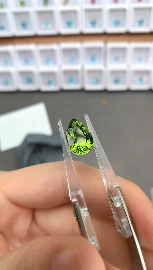 定制橄榄石裸石未镶嵌4.63ct 12031