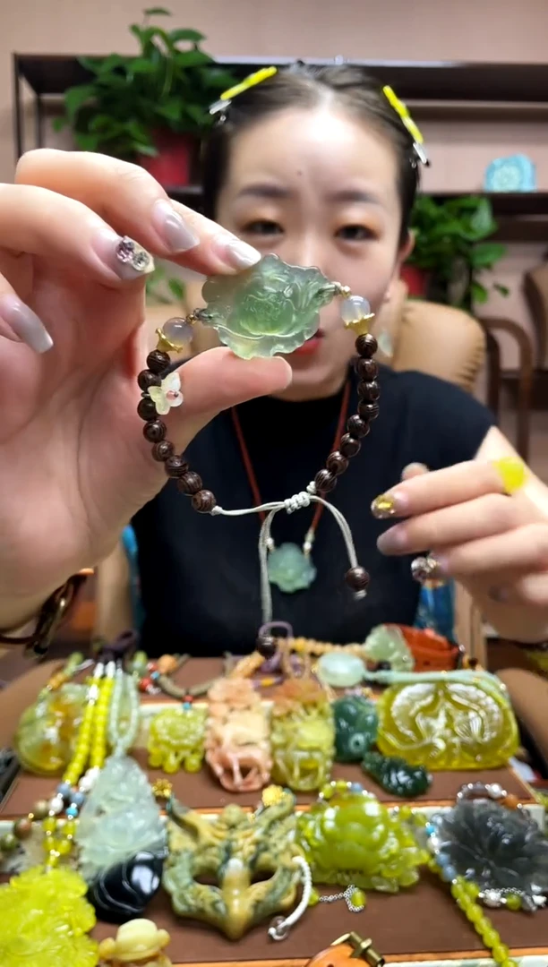 未镶嵌岫玉吊坠·1