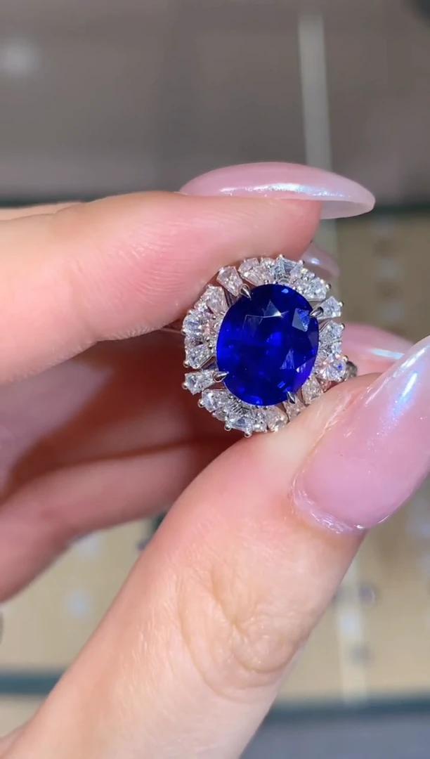 蓝宝石戒指18K金镶嵌4.0CT