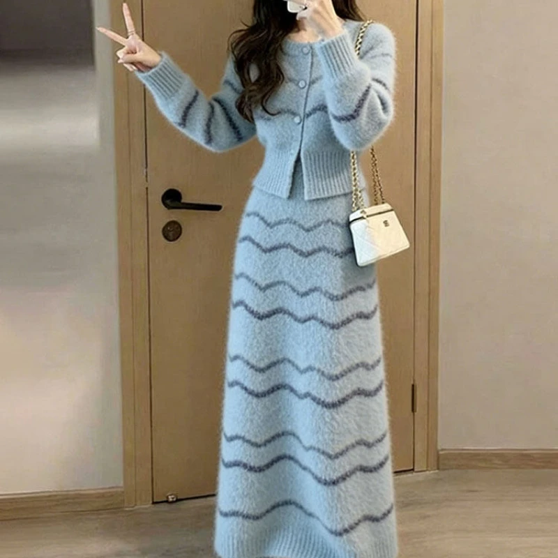 2026年冬季穿搭一整套高级感超好看独特宽松软糯毛衣半身裙两件套