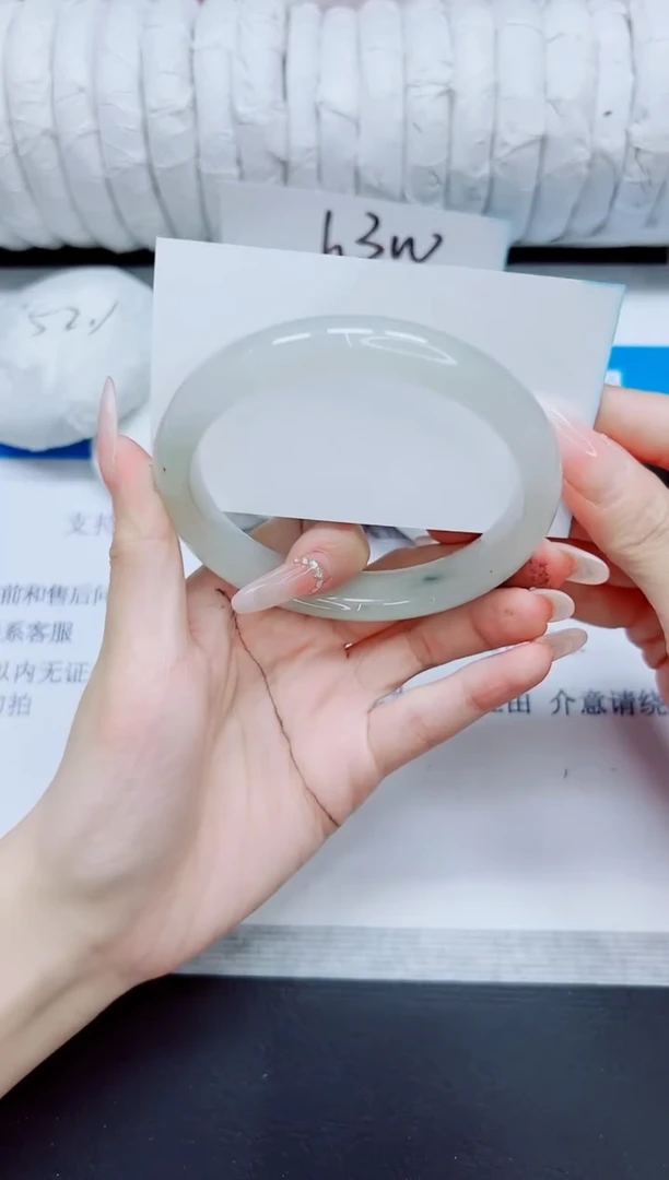 石英质玉手镯未镶嵌75/62.7