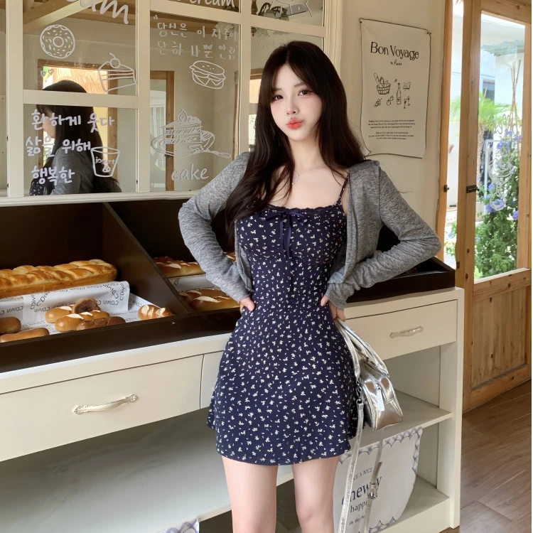 法式复古蓝色碎花吊带连衣裙女夏季新款显瘦灰色防晒开衫套装裙
