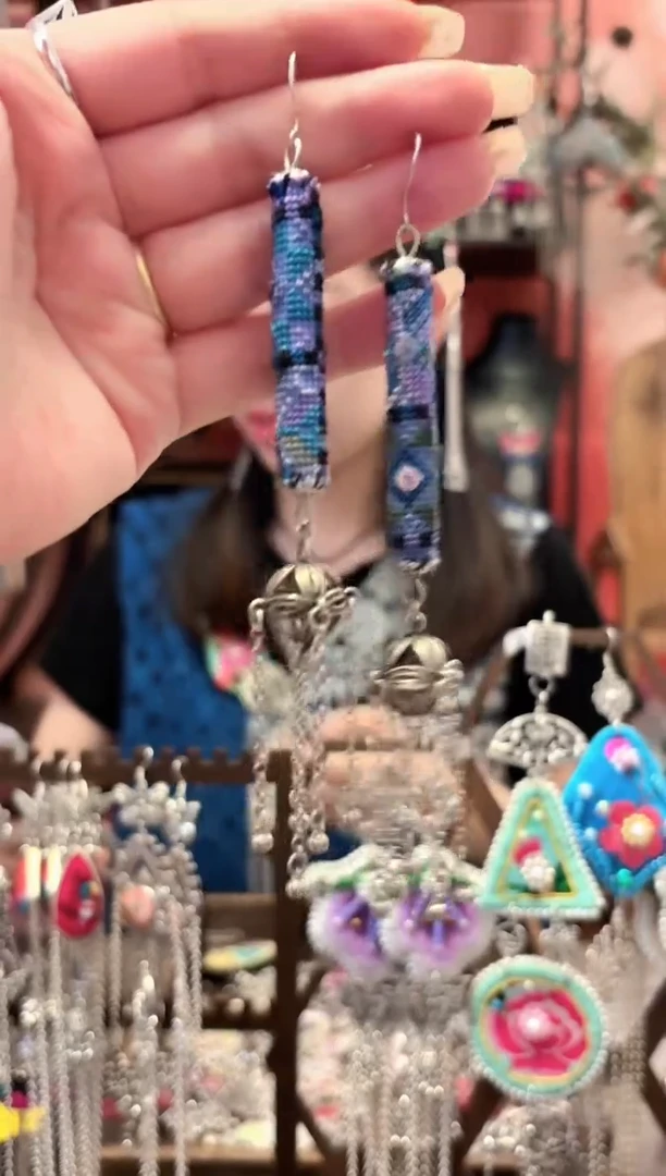 织绣云织谣民族风精美饰品  63