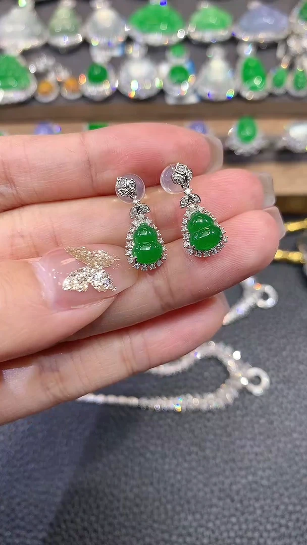 18K金镶嵌翡翠耳饰A92