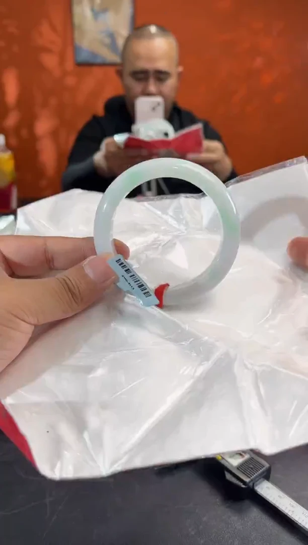 未镶嵌手镯翡翠3