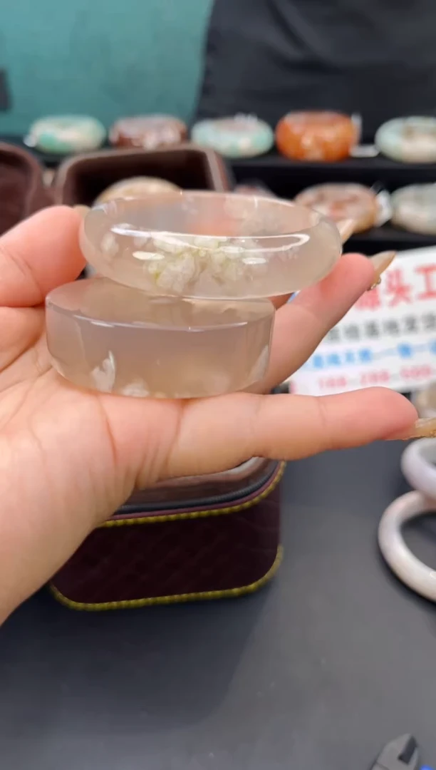 未镶嵌手镯石英质玉（54圈口）赠送镯心