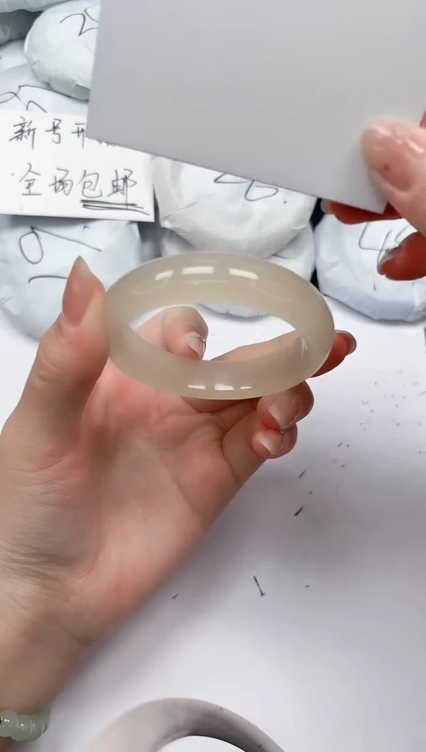 未镶嵌手镯石英质玉A83/54.4