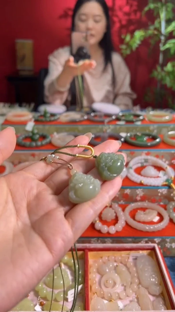 颈饰未镶嵌和田玉冰晴佛公多发其一