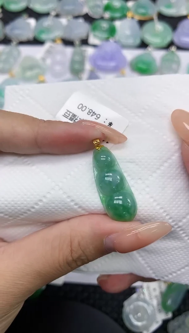 颈饰18K金镶嵌翡翠11111111111