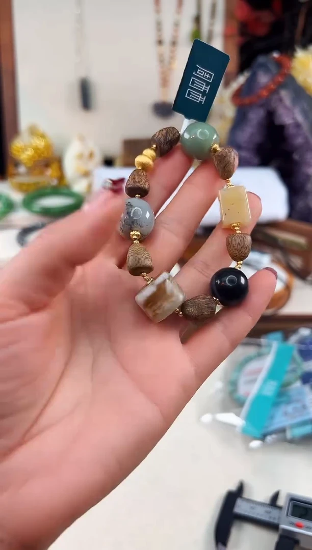 未镶嵌和田玉手饰@@H921D020043